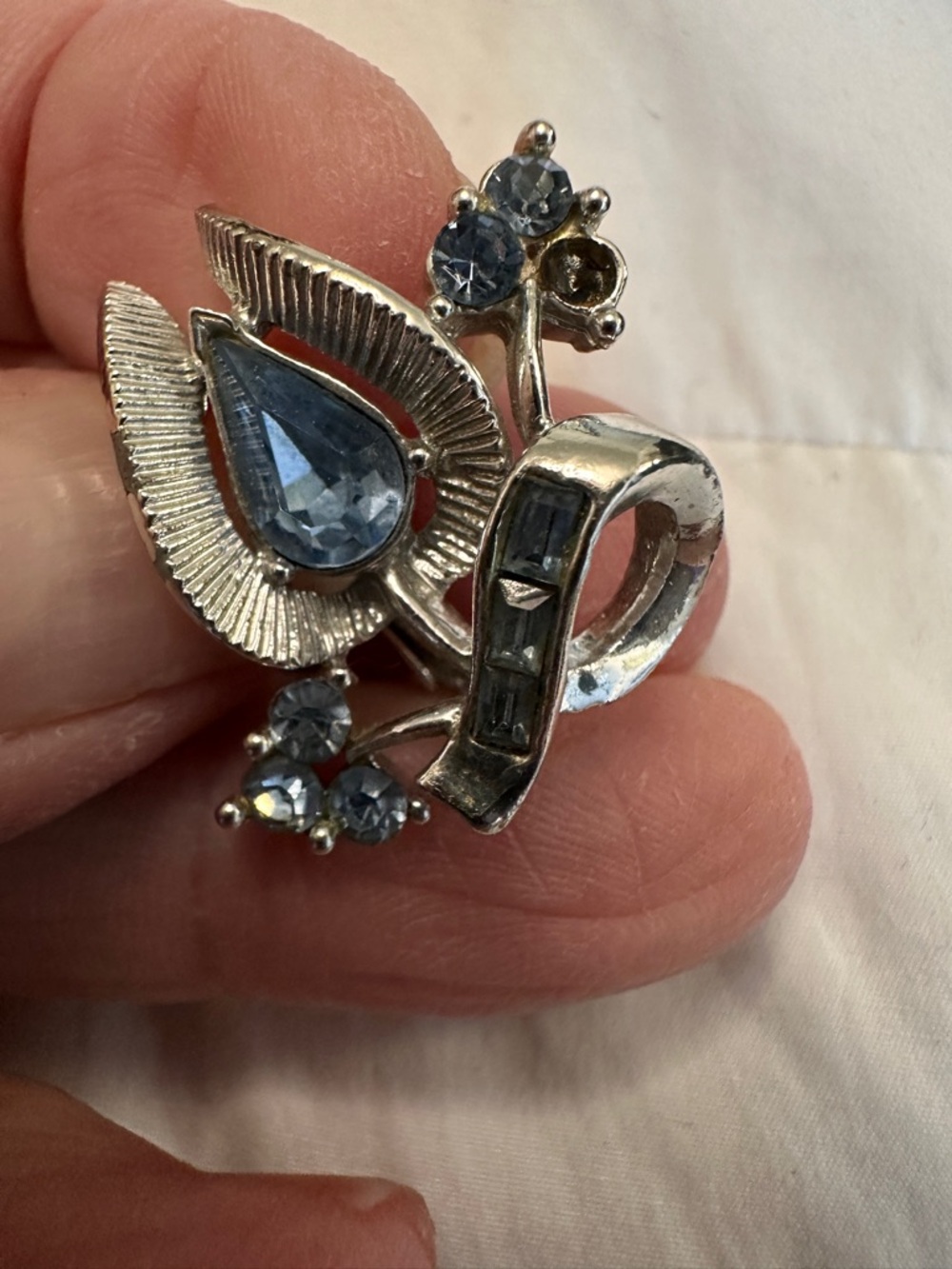 Vintage-Inspired Blue Crystal Clip-On Earrings Set - Silver Tone - Picture 2 of 4